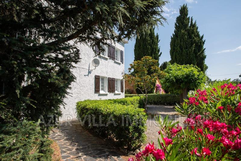 Maison - 220 m² - 10 pièces