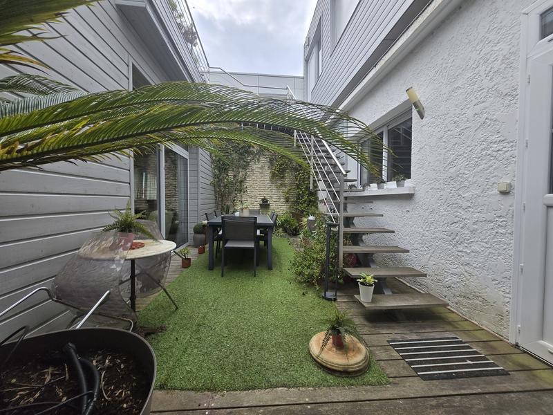 Maison - 198 m² - 7 pièces