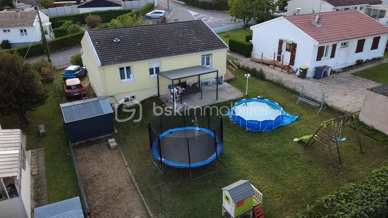 Maison traditionnelle - 157 m² - 5 pièces