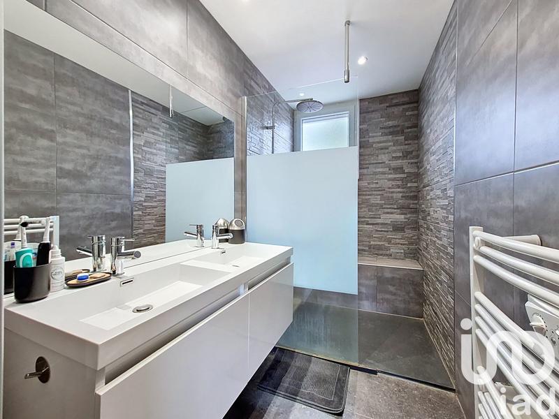 Maison - 92 m² - 5 pièces