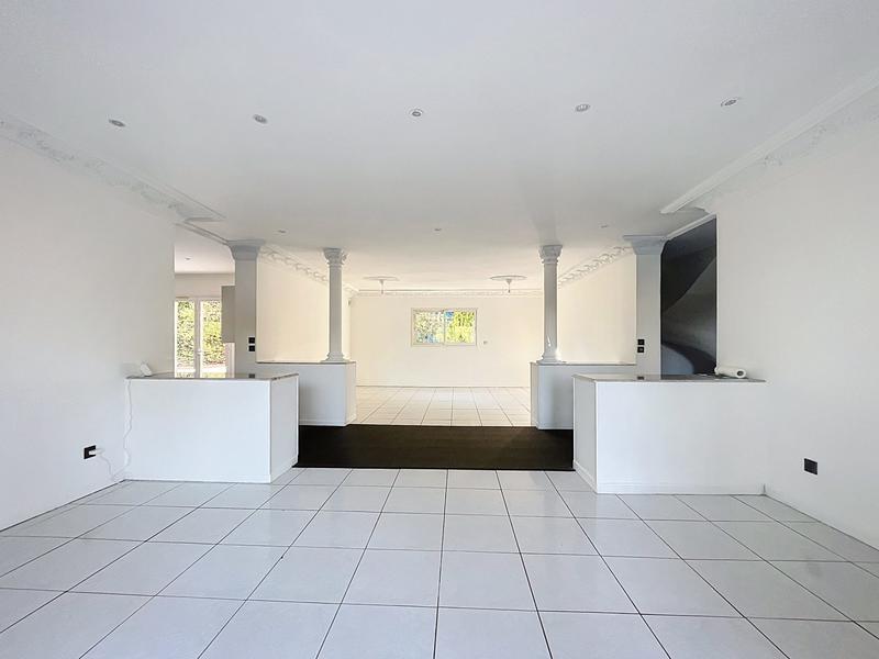 Maison - 200 m² - 6 pièces