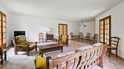Maison - 168 m² - 8 pièces
