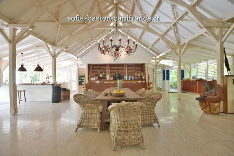 Maison - 345 m² - 5 pièces