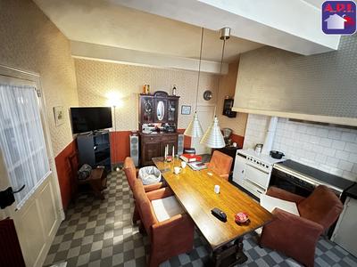 Maison - 287 m² - 8 pièces