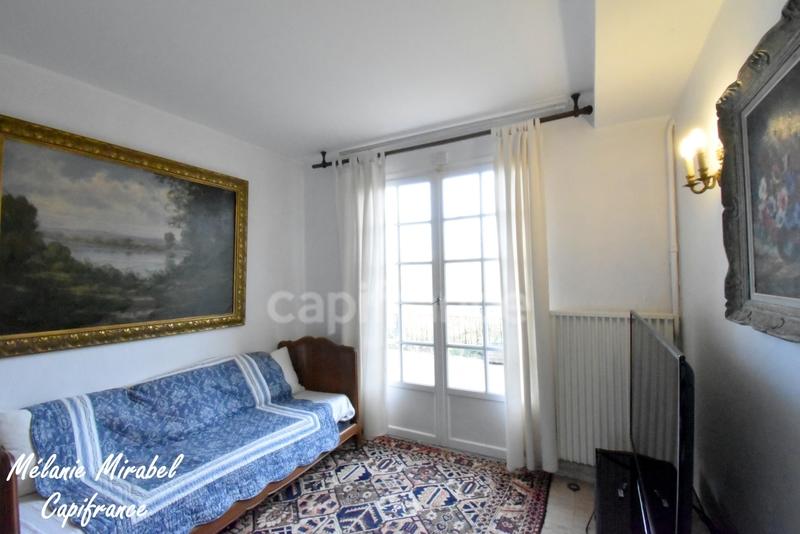 Maison - 186 m² - 10 pièces