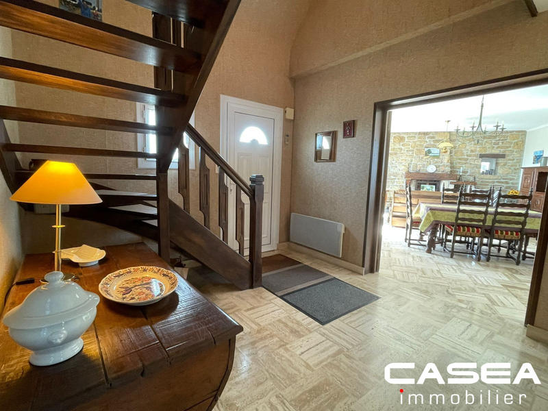 Maison traditionnelle - 160 m² - 6 pièces