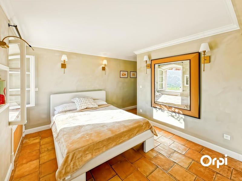 Mas - 261 m² - 6 pièces