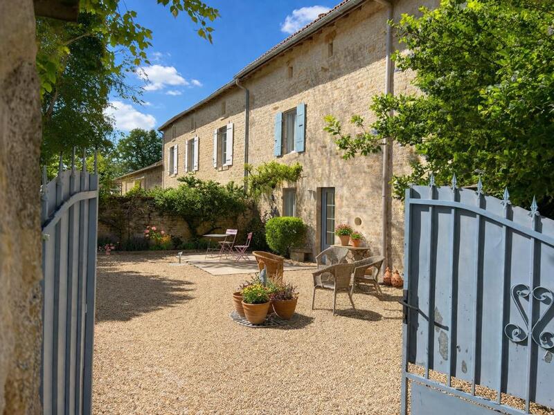 Maison - 200 m² - 6 pièces