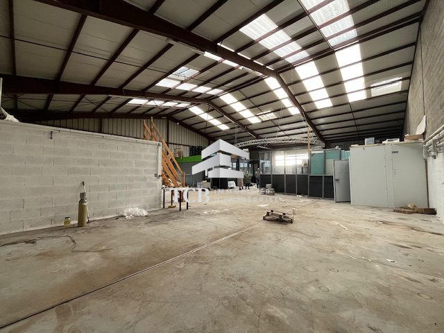 Local d'activités - 420 m²