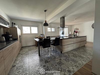 Maison - 226 m² - 7 pièces