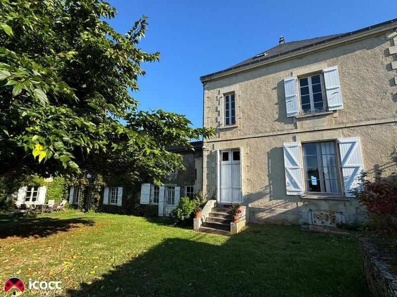 Demeure - 563 m² - 18 pièces