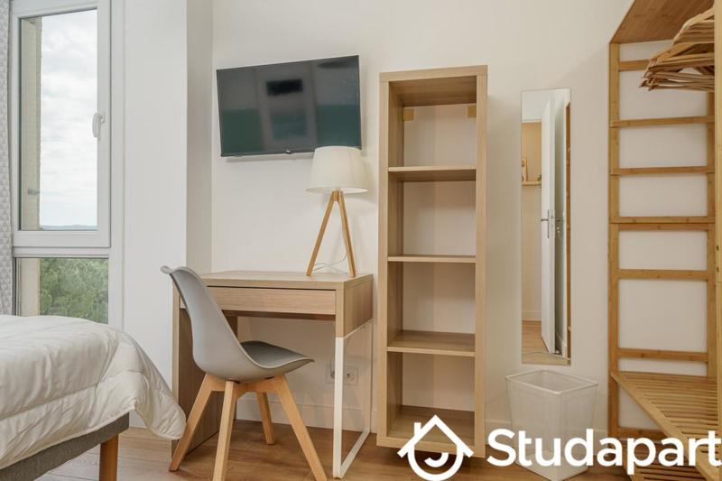 Chambre - 13 m² - 1 pièce