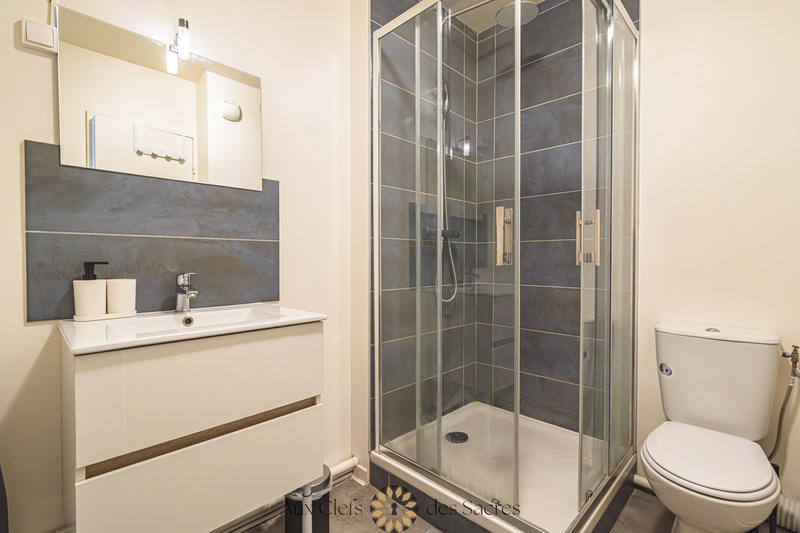 Appartement - 85 m² - 5 pièces