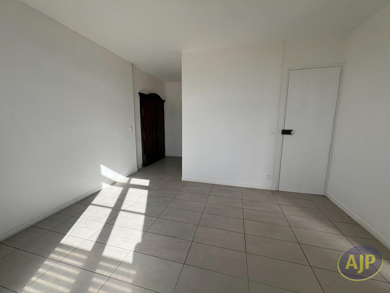 Maison - 351 m² - 14 pièces