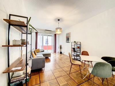 Appartement - 75 m² - 3 pièces