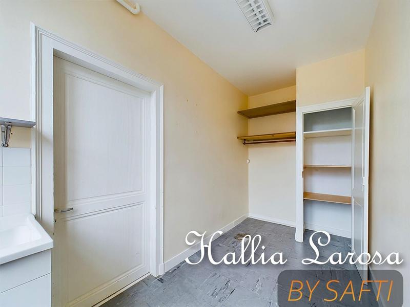 Maison - 275 m² - 8 pièces