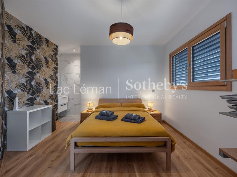 Maison - 245 m² - 8 pièces