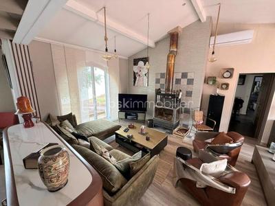 Maison - 200 m² - 6 pièces