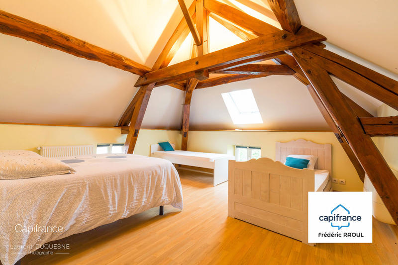 Maison - 240 m² - 8 pièces