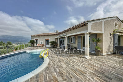 Maison - 226 m² - 6 pièces