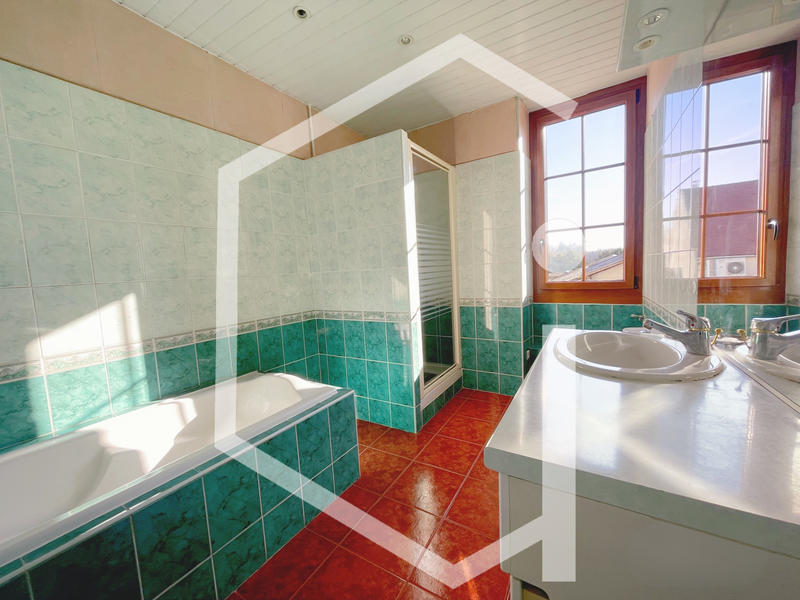 Maison - 138 m² - 3 pièces