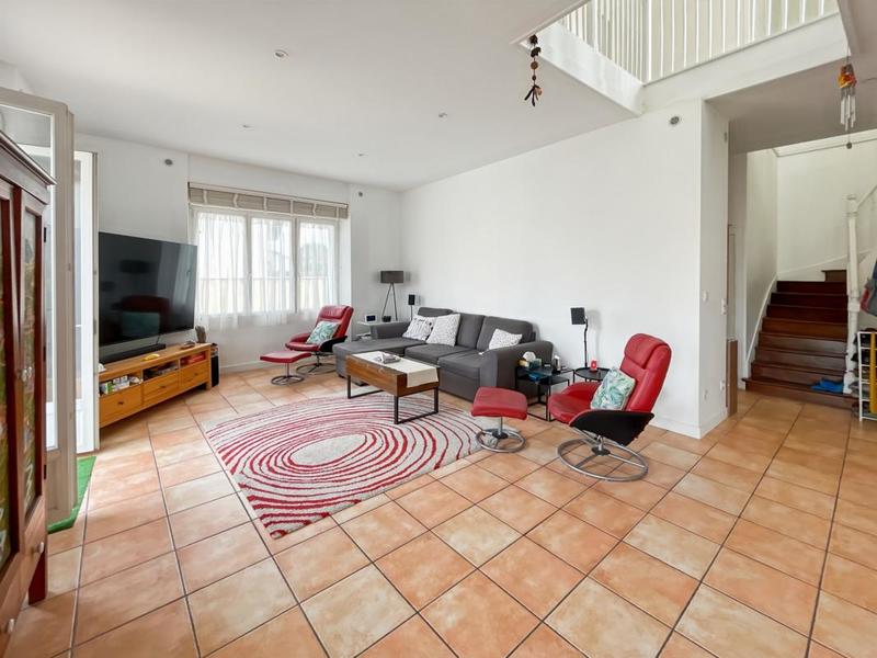 Maison - 180 m² - 7 pièces