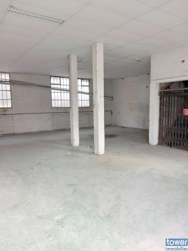 Entrepôt - 160 m²