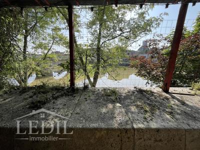 Maison - 185 m² - 3 pièces