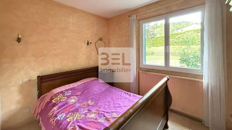 Villa - 100 m² - 5 pièces