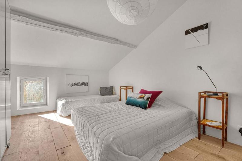 Propriété - 420 m² - 8 pièces