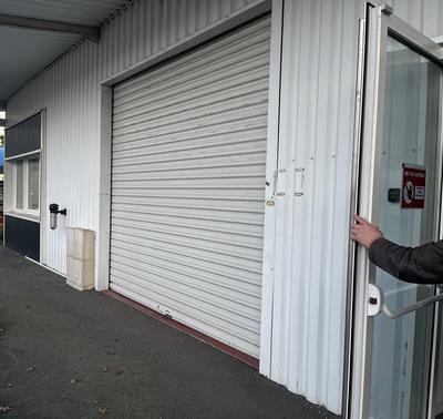 Local d'activités - 417 m²