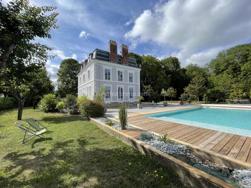 Maison - 350 m² - 12 pièces