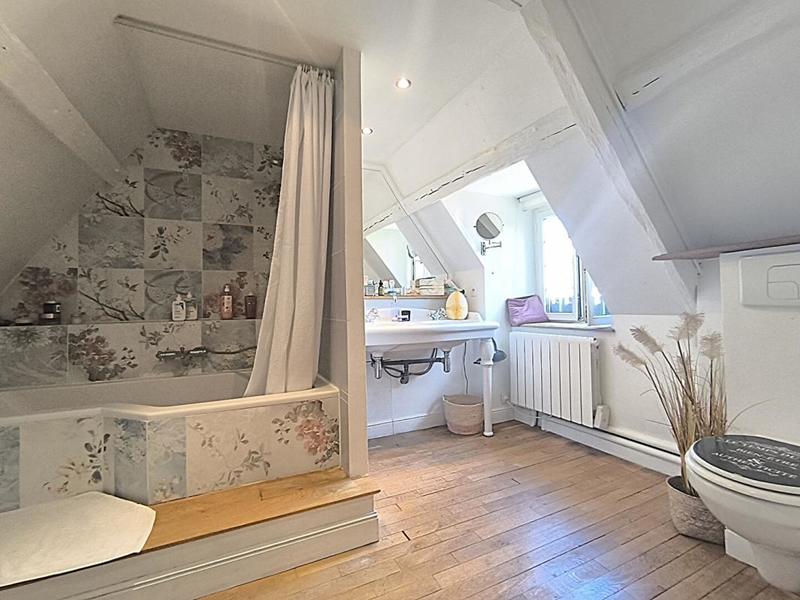 Maison - 249 m² - 7 pièces