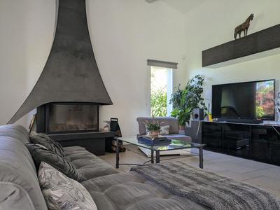 Maison - 198 m² - 7 pièces