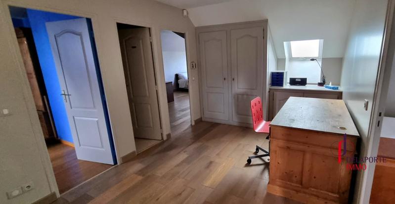 Maison traditionnelle - 168 m² - 6 pièces