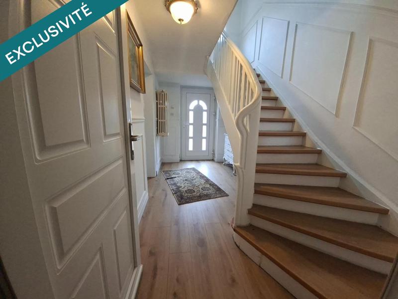 Maison - 180 m² - 8 pièces