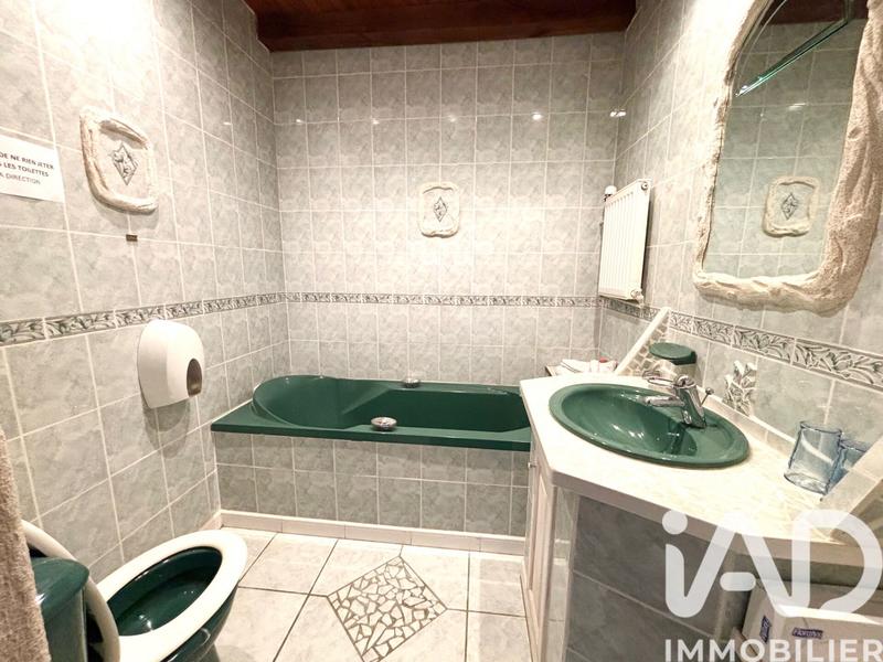 Maison - 403 m² - 16 pièces