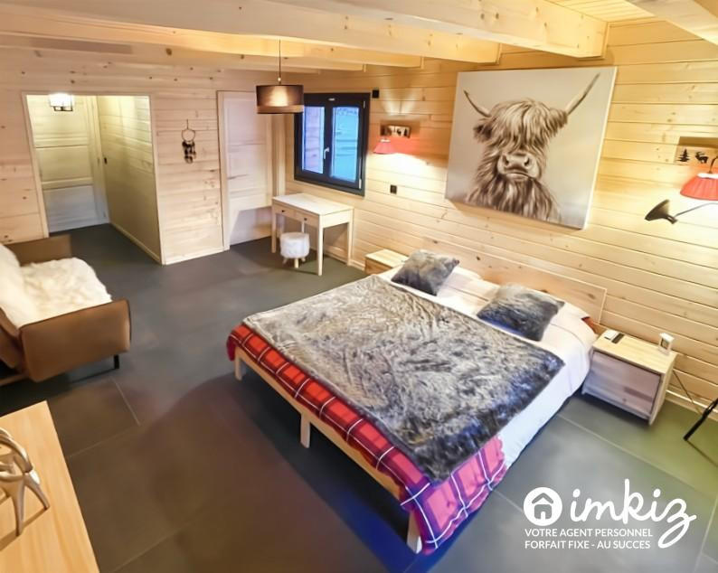 Maison - 220 m² - 9 pièces