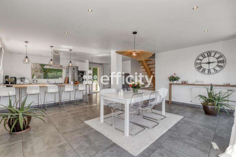 Maison - 188 m² - 6 pièces