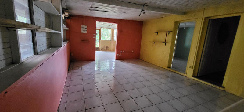 Maison - 280 m² - 10 pièces