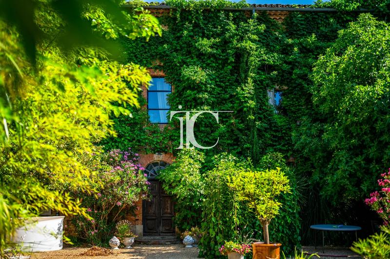 Mas - 466 m² - 13 pièces