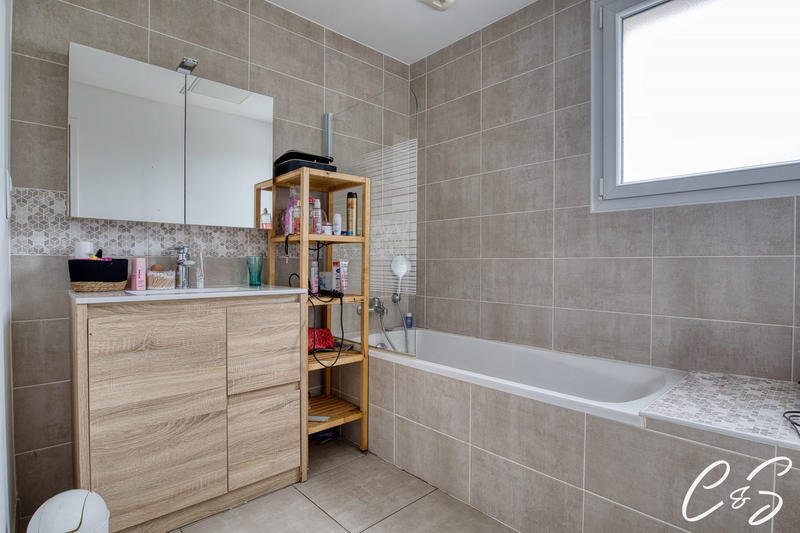 Maison - 90 m² - 4 pièces