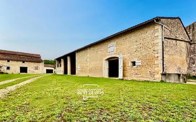 Maison - 250 m² - 6 pièces