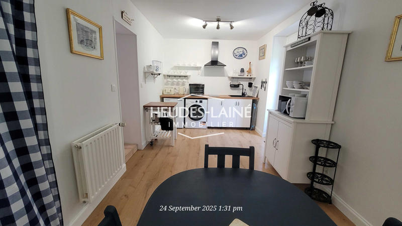 Maison - 330 m² - 10 pièces