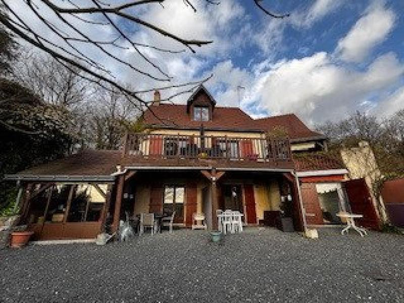 Maison - 215 m² - 6 pièces