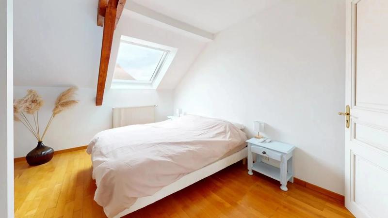 Maison - 204 m² - 7 pièces