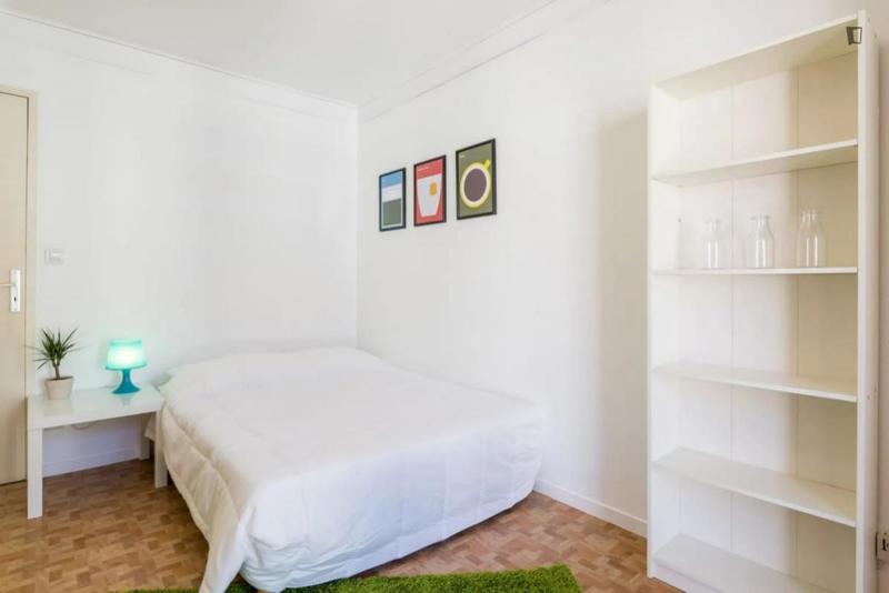 Chambre - 11 m² - 5 pièces
