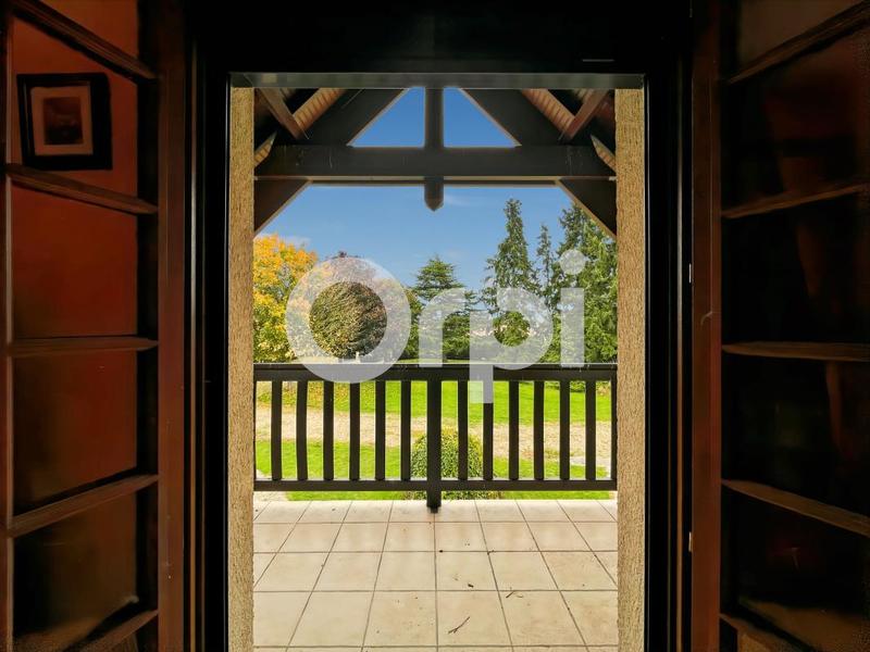 Maison - 216 m² - 6 pièces