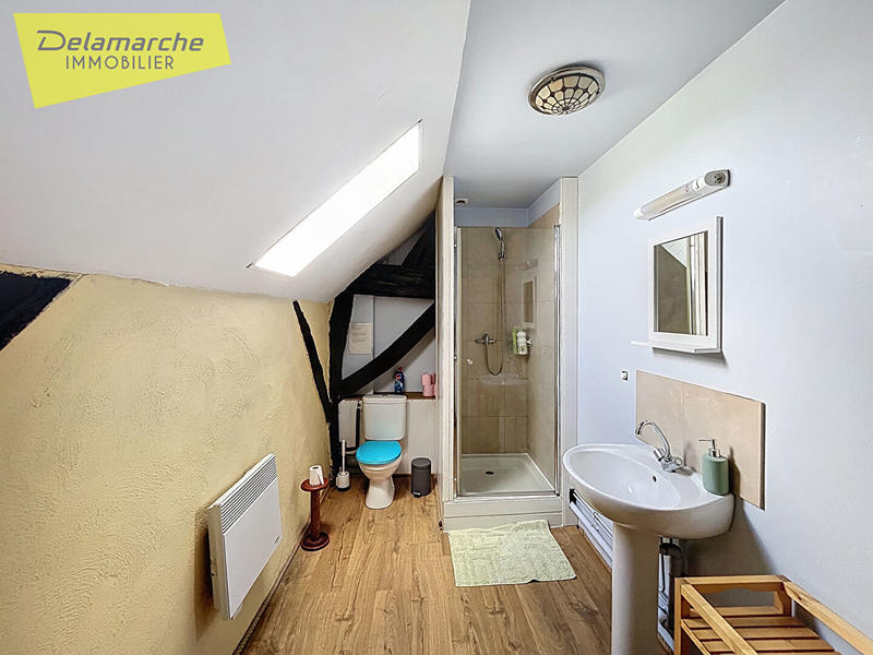 Maison - 222 m² - 8 pièces