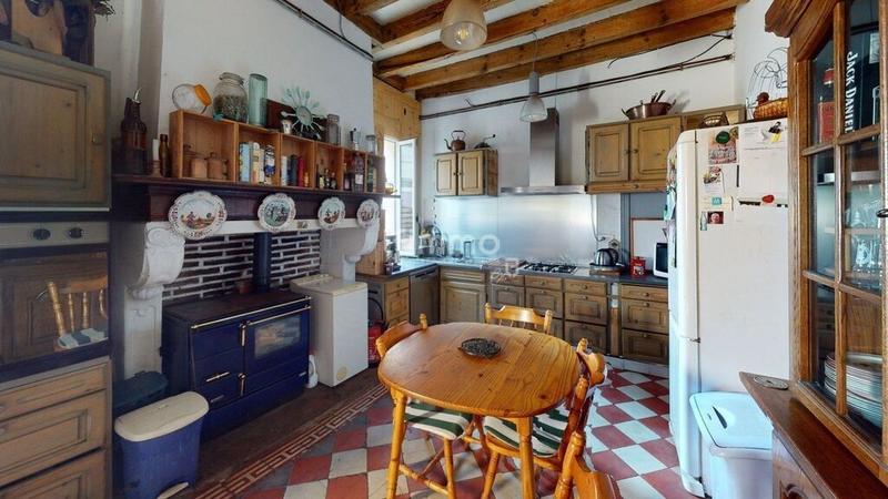 Maison - 240 m² - 8 pièces